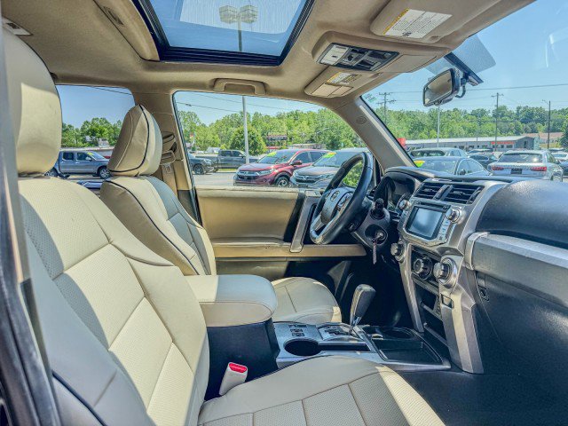 Used 2018 Toyota 4Runner SR5 Premium RWD image 16