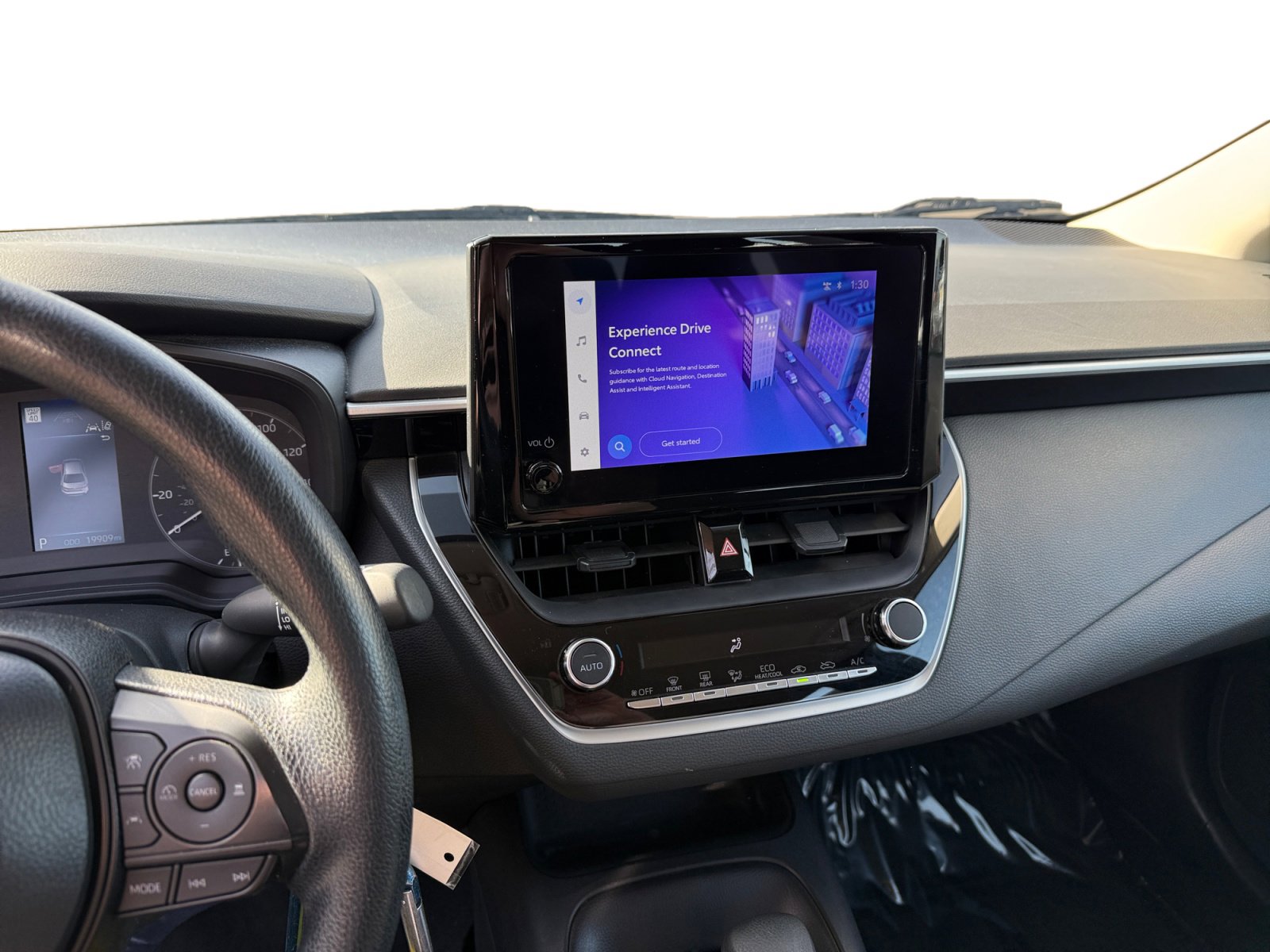 Used 2025 Toyota Corolla LE image 12