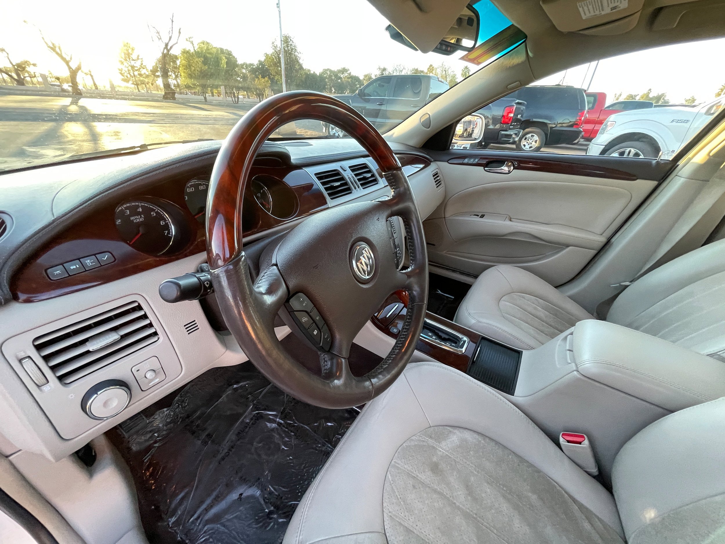 Used 2011 Buick Lucerne Super FWD image 19