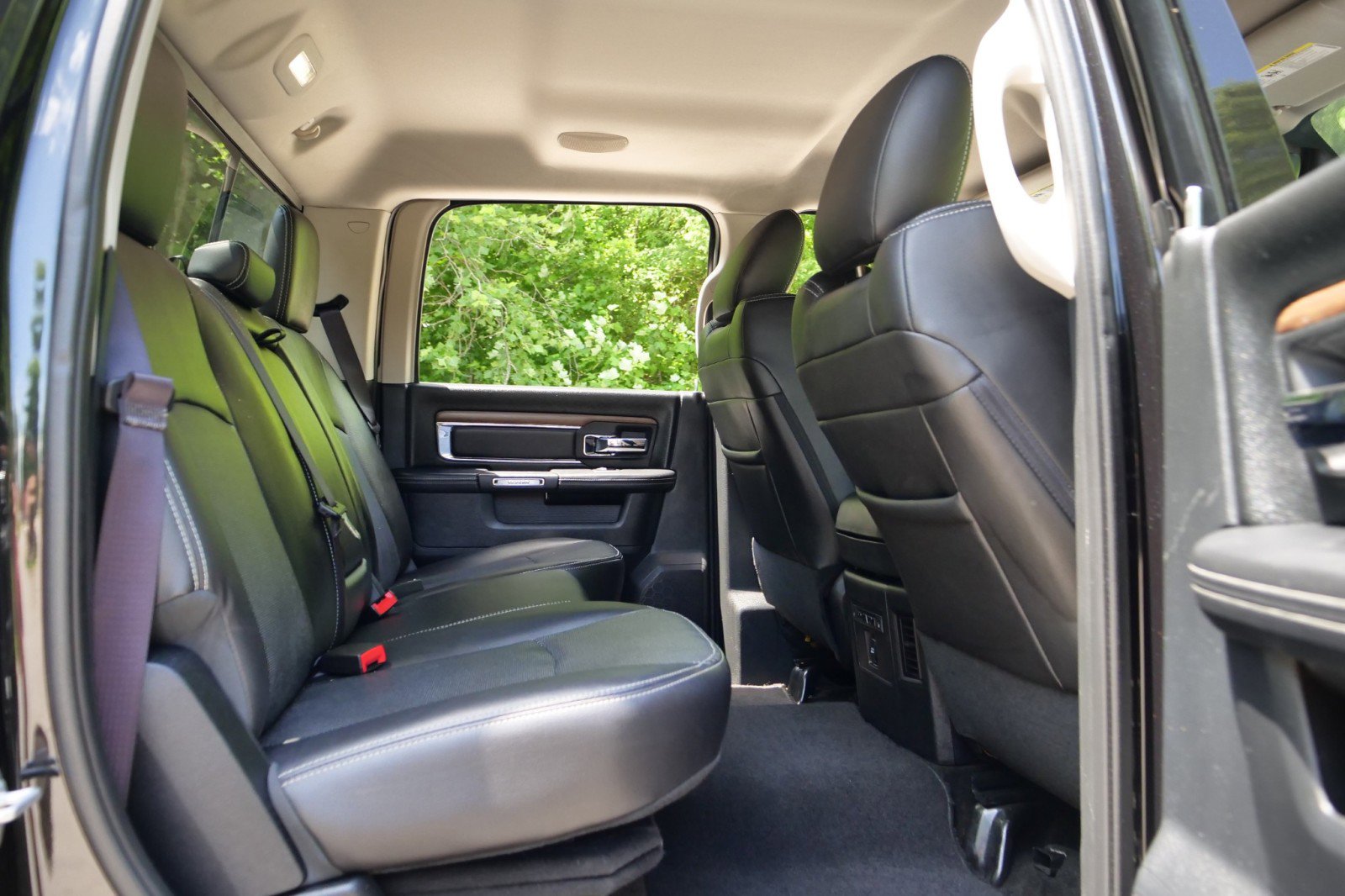 Used 2015 RAM 2500 Laramie AWD/4WD image 33