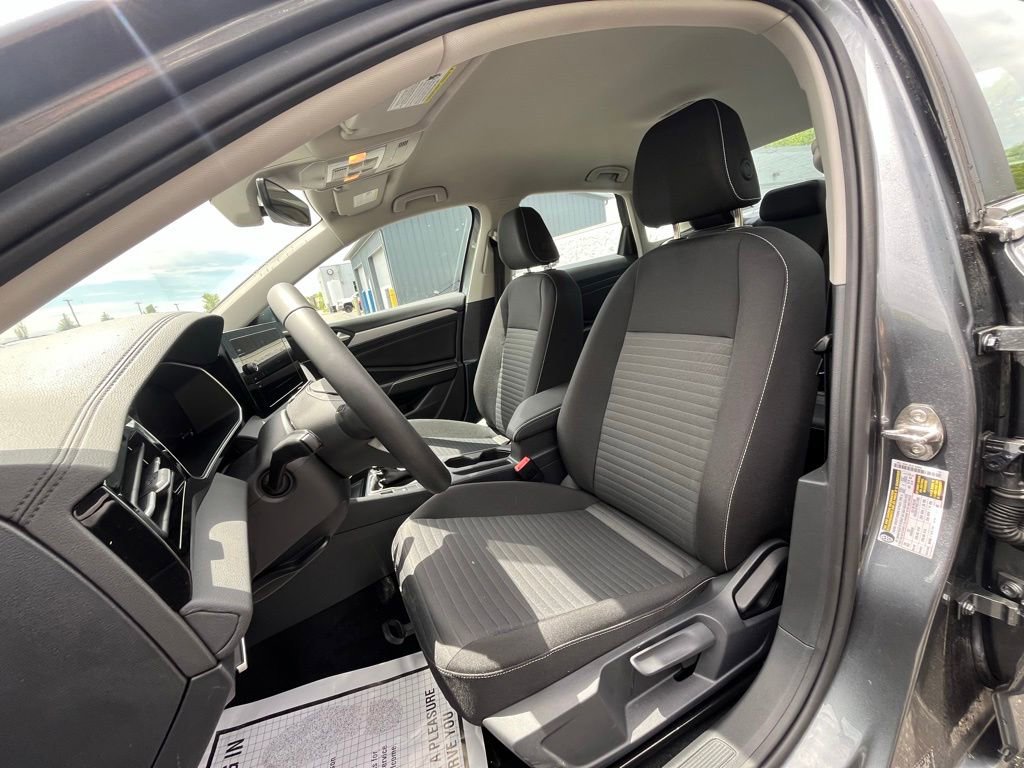 Used 2025 Volkswagen Jetta S FWD image 11