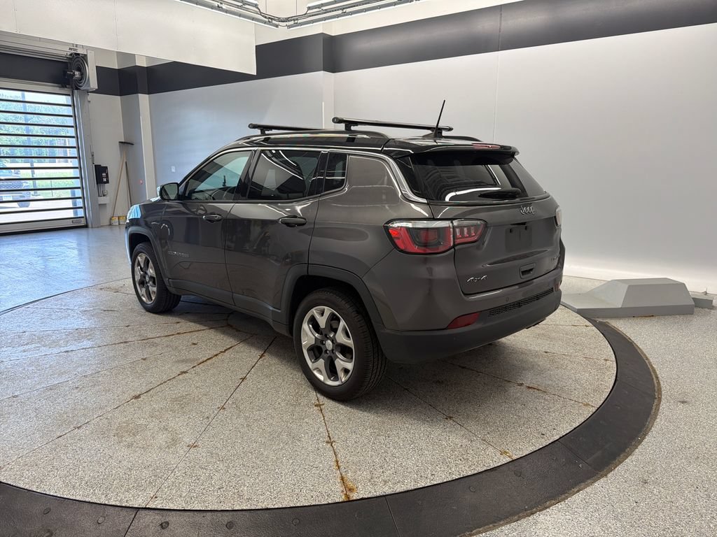 Used 2018 Jeep Compass Limited w/ Navigation Group AWD/4WD image 13