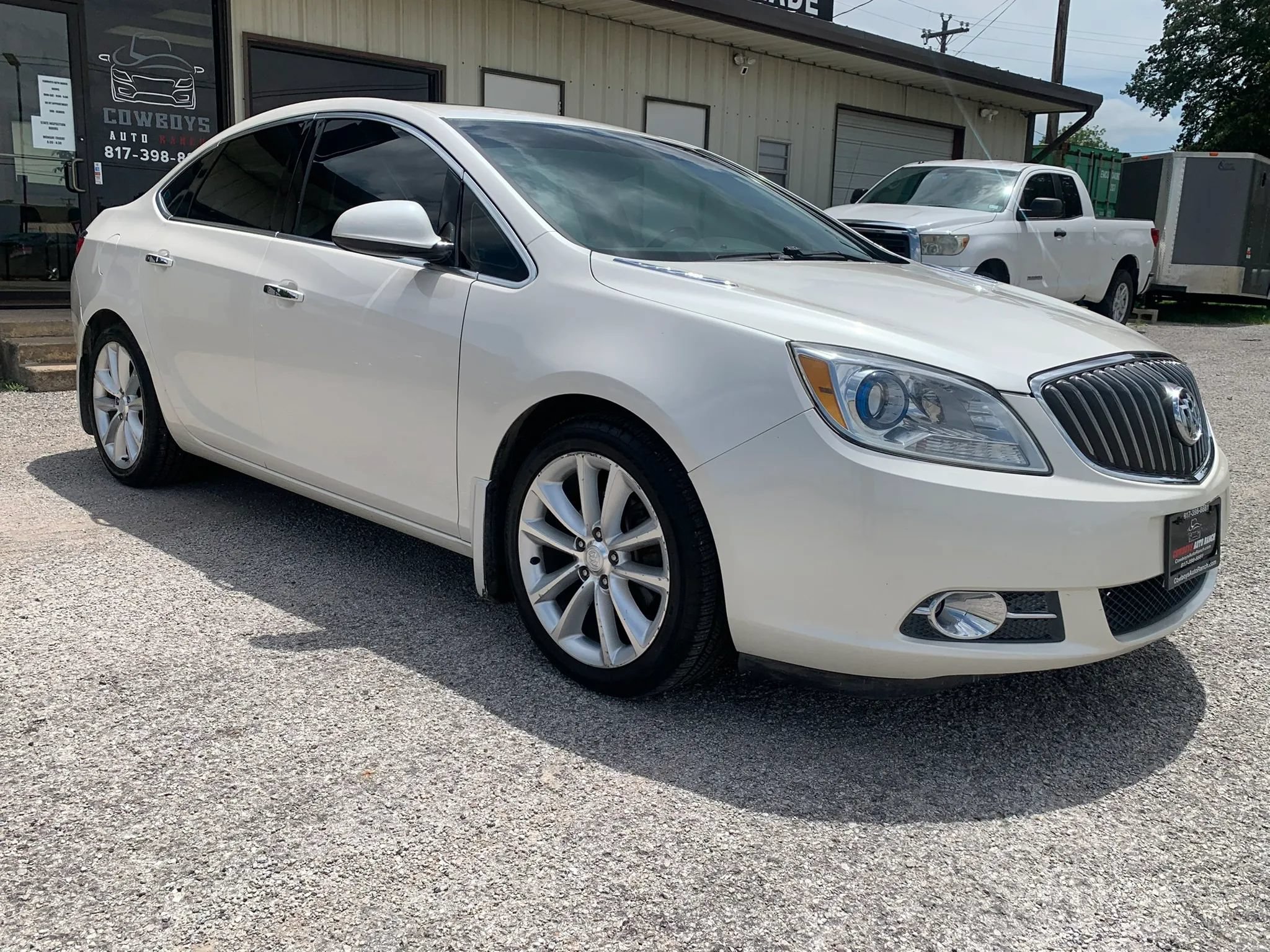 Used 2013 Buick Verano Leather FWD image 3