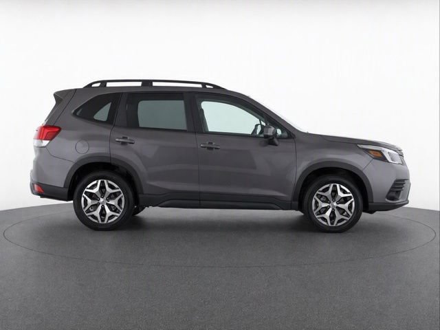 Used 2023 Subaru Forester Premium AWD/4WD image 8