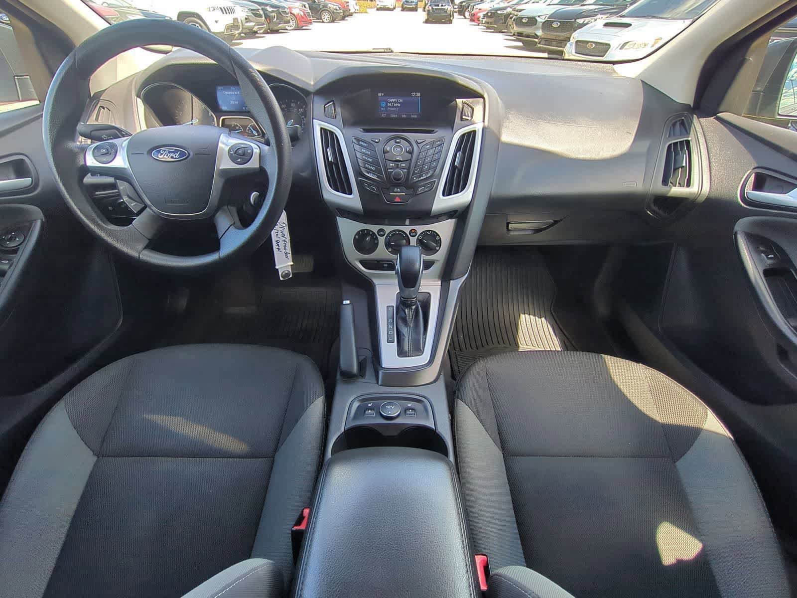 Used 2014 Ford Focus SE w/ SE Winter Package FWD image 15