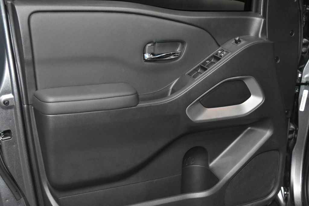 Certified 2024 Nissan Frontier SV w/ Technology Package image 4