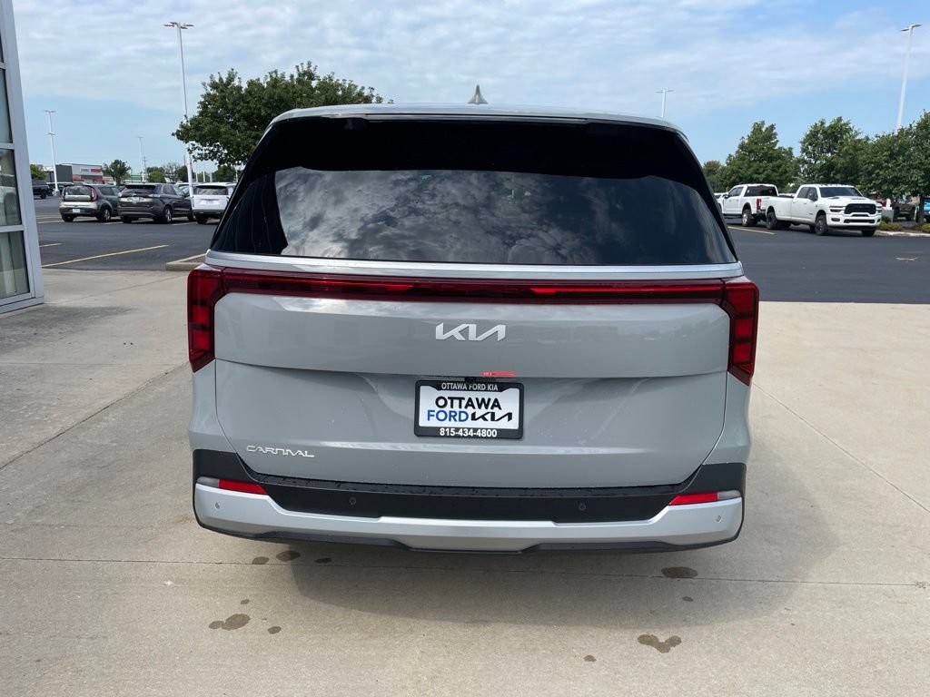 New 2027 Kia Carnival FWD image 6
