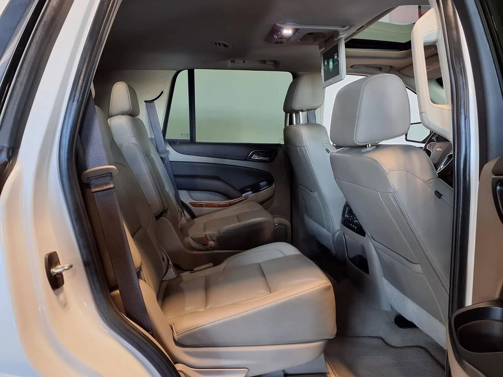Used 2020 Chevrolet Tahoe Premier AWD/4WD image 11