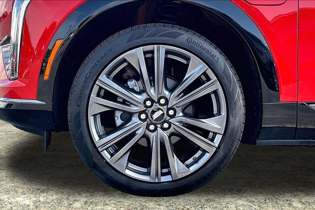 Used 2025 Cadillac Optiq Sport 2 AWD/4WD image 34