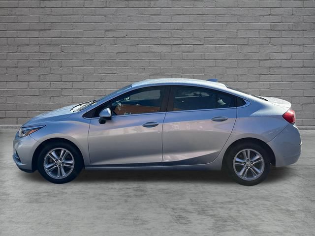 Used 2017 Chevrolet Cruze LT w/ Convenience Package FWD image 4
