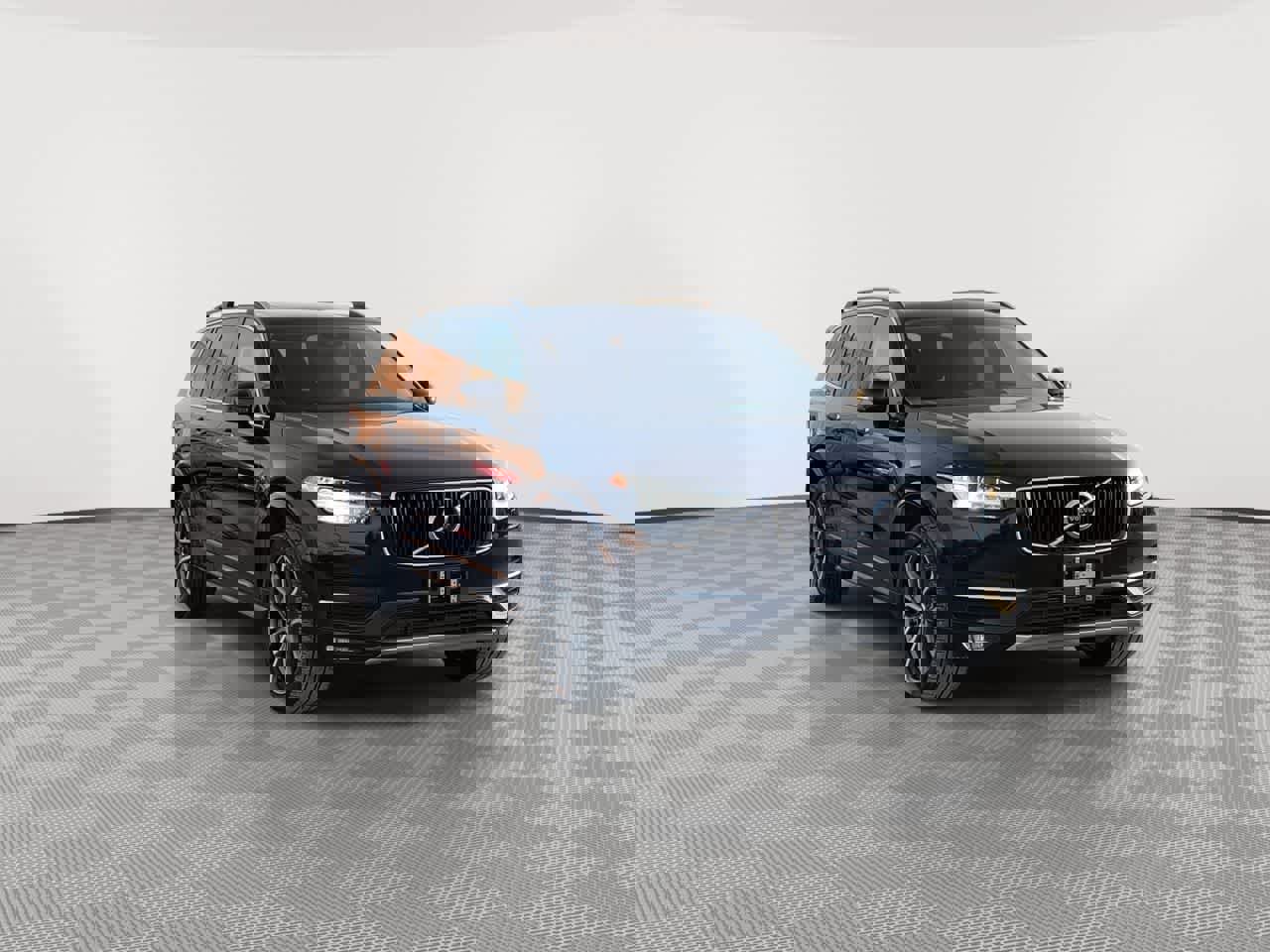 Used 2017 Volvo XC90 T6 Momentum w/ Vision Package image 3