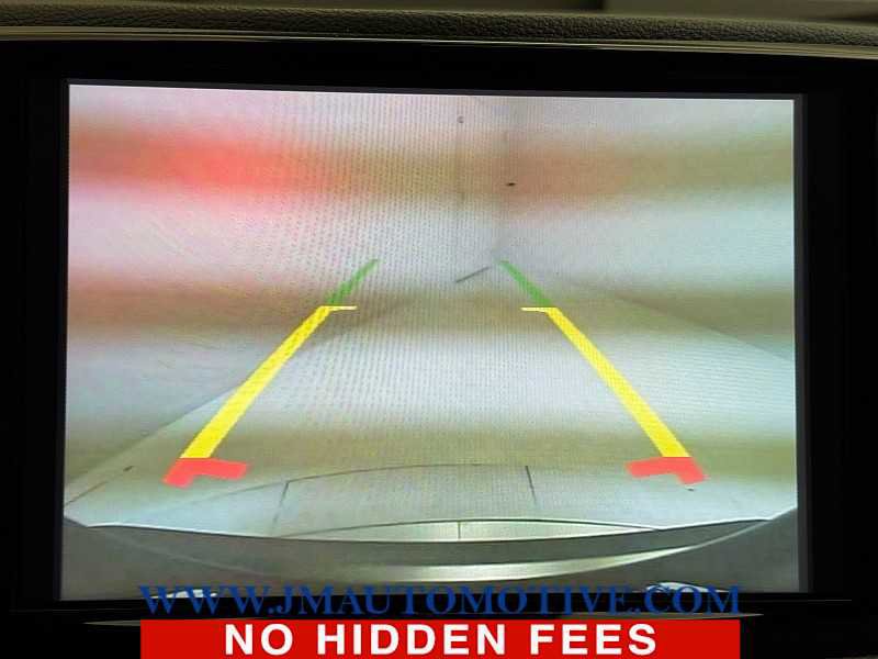 Used 2021 Chrysler Pacifica Touring-L AWD/4WD image 32