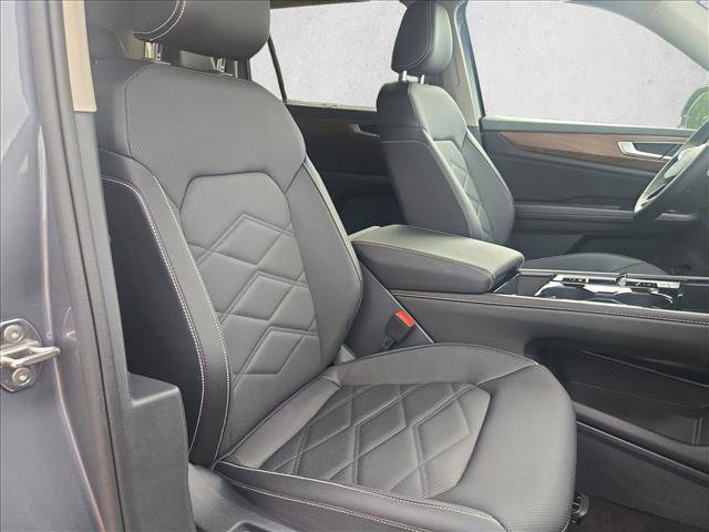 Used 2025 Volkswagen Atlas SE AWD/4WD image 19