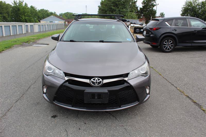 Used 2016 Toyota Camry SE FWD image 2