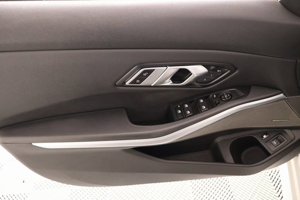 Used 2021 BMW 330e w/ Convenience Package image 17