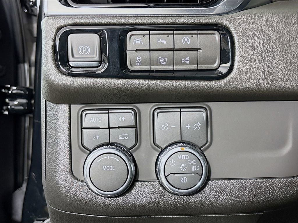 New 2026 GMC Yukon XL Denali w/ Sun & Power Step Package image 10