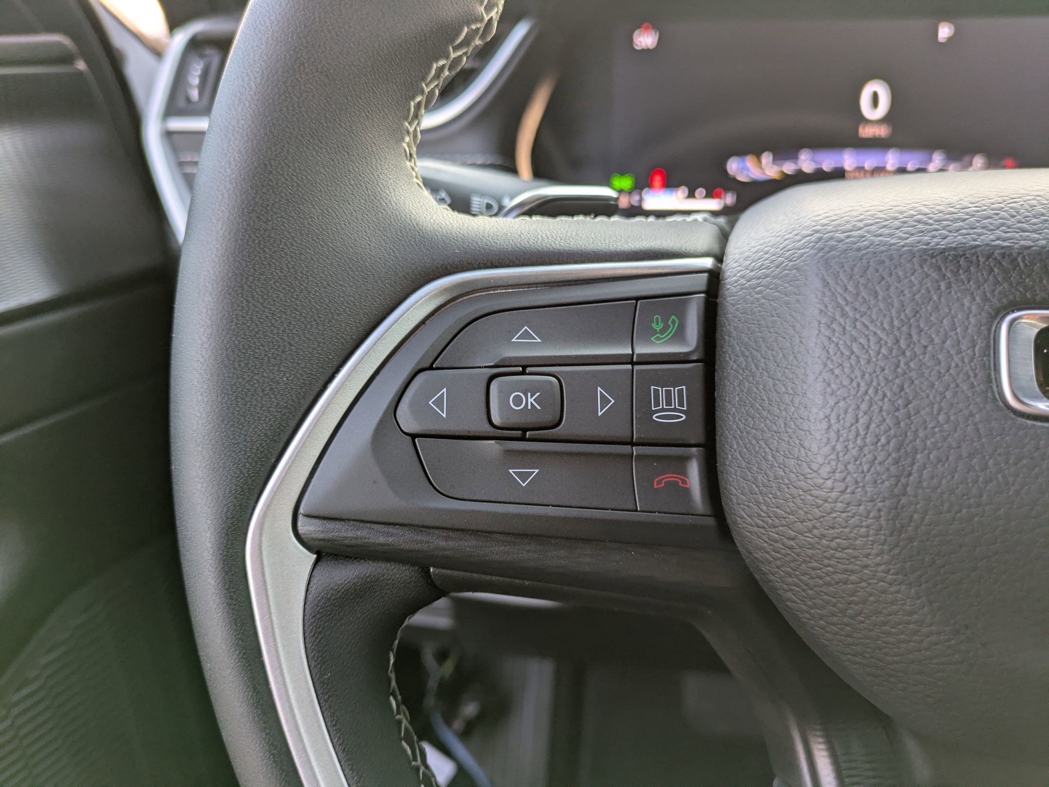 Used 2025 Jeep Grand Cherokee L Laredo image 18