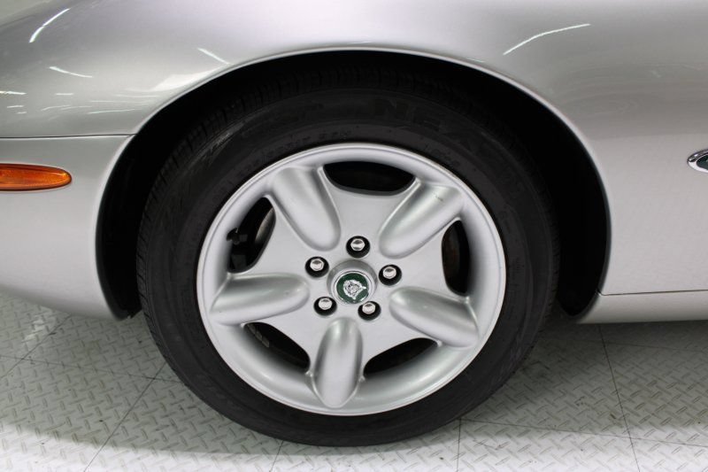 Used 1999 Jaguar XK8 Convertible RWD image 39
