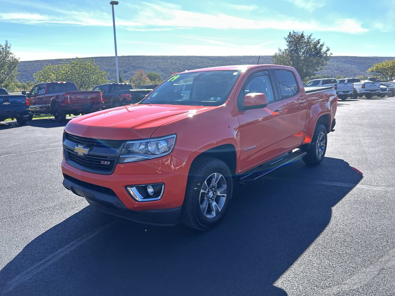 Used 2019 Chevrolet Colorado Z71 AWD/4WD image 3