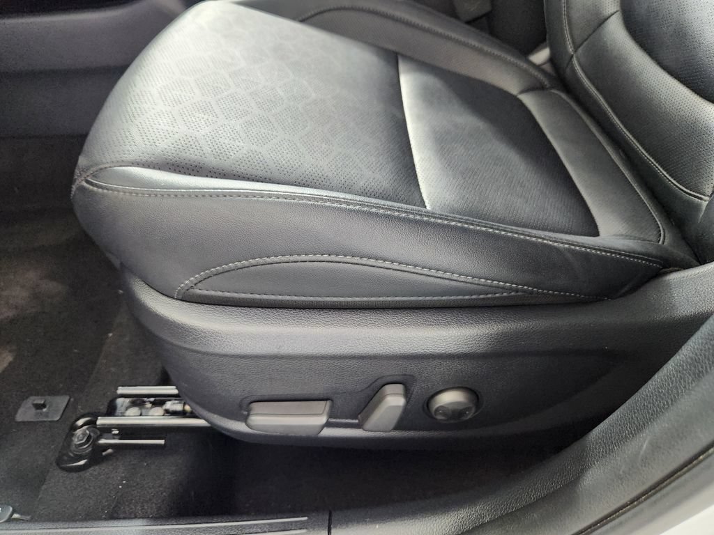 Used 2024 Kia Seltos EX AWD/4WD image 13