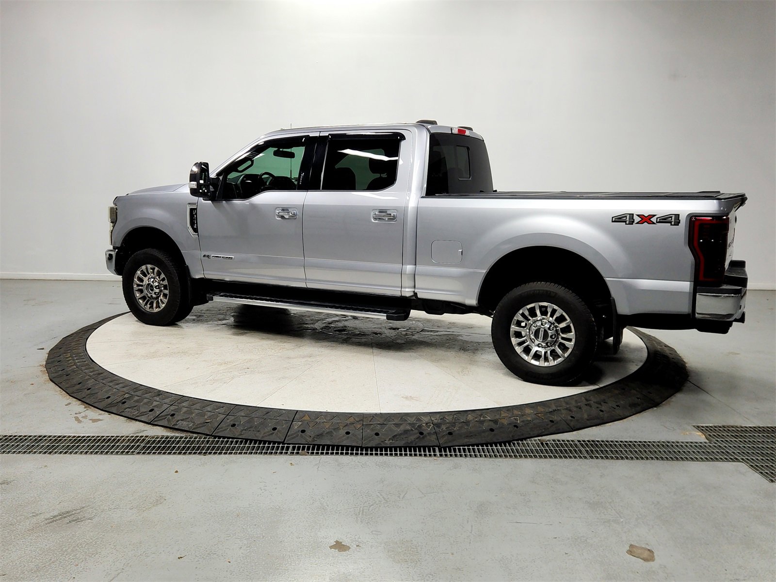 Used 2022 Ford F250 Lariat w/ Chrome Package image 5