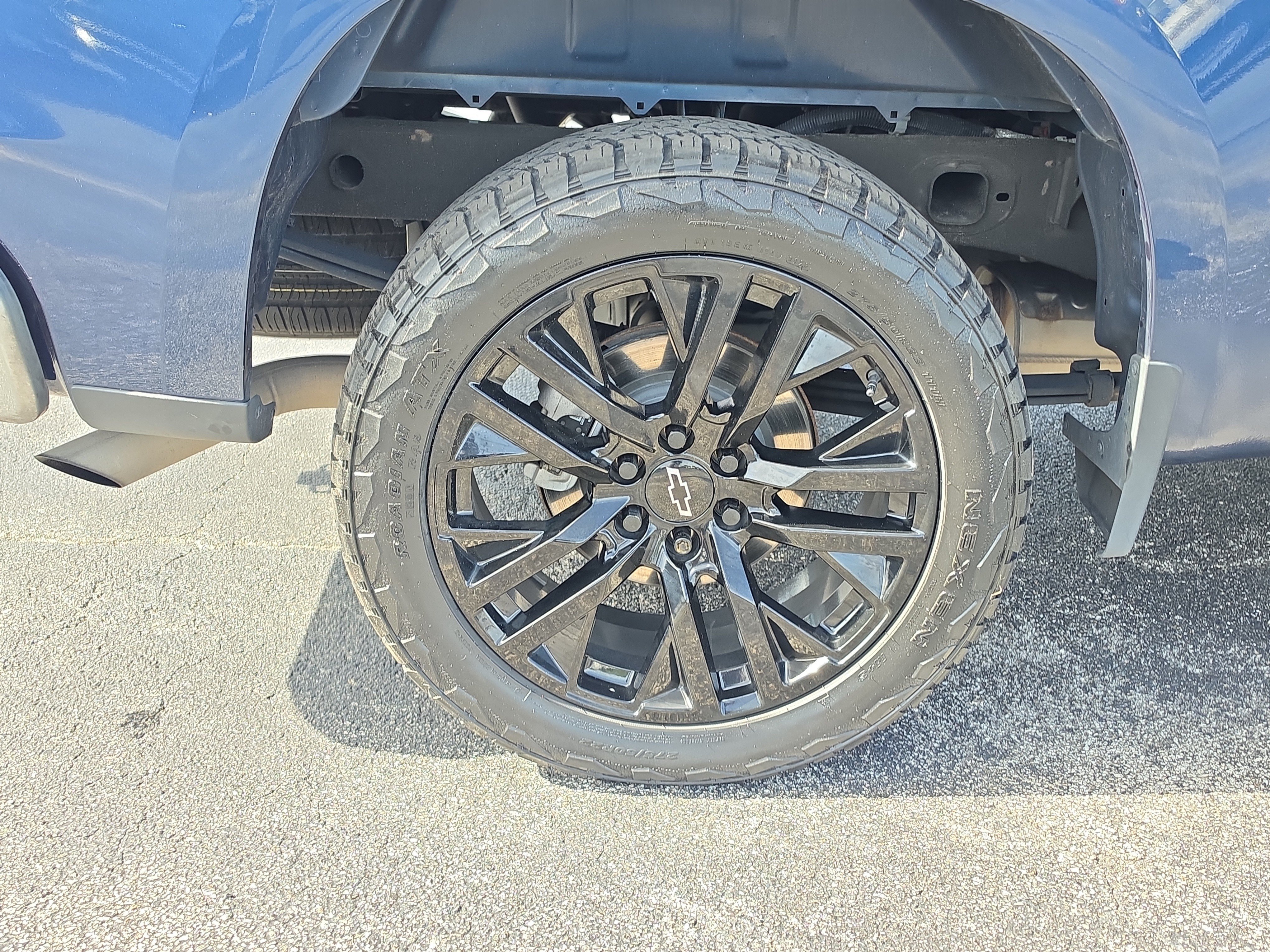 Certified 2023 Chevrolet Silverado 1500 LT AWD/4WD image 5