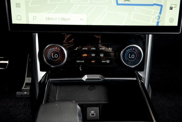 Used 2023 Land Rover Range Rover SE image 36