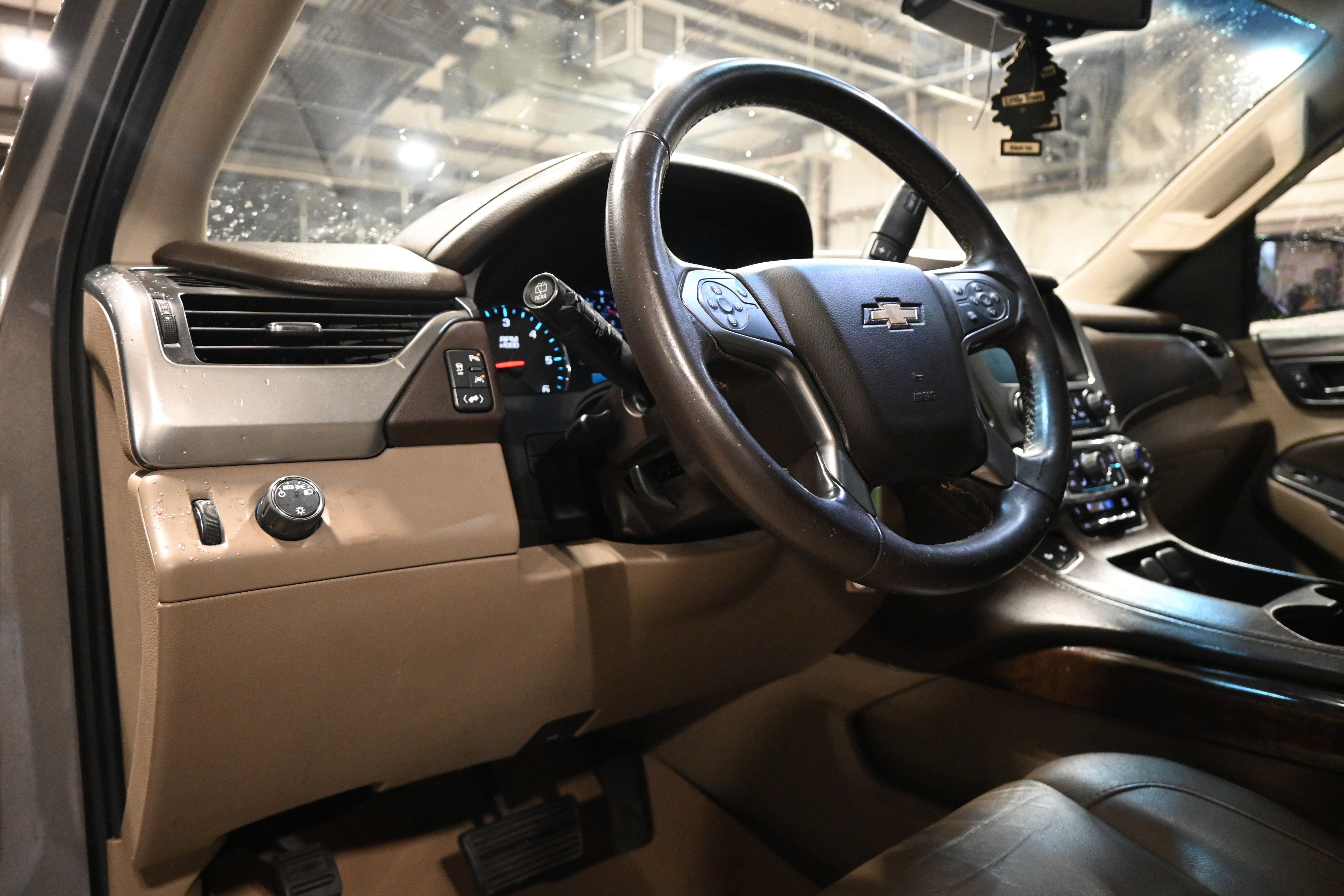 Used 2017 Chevrolet Tahoe LT image 3