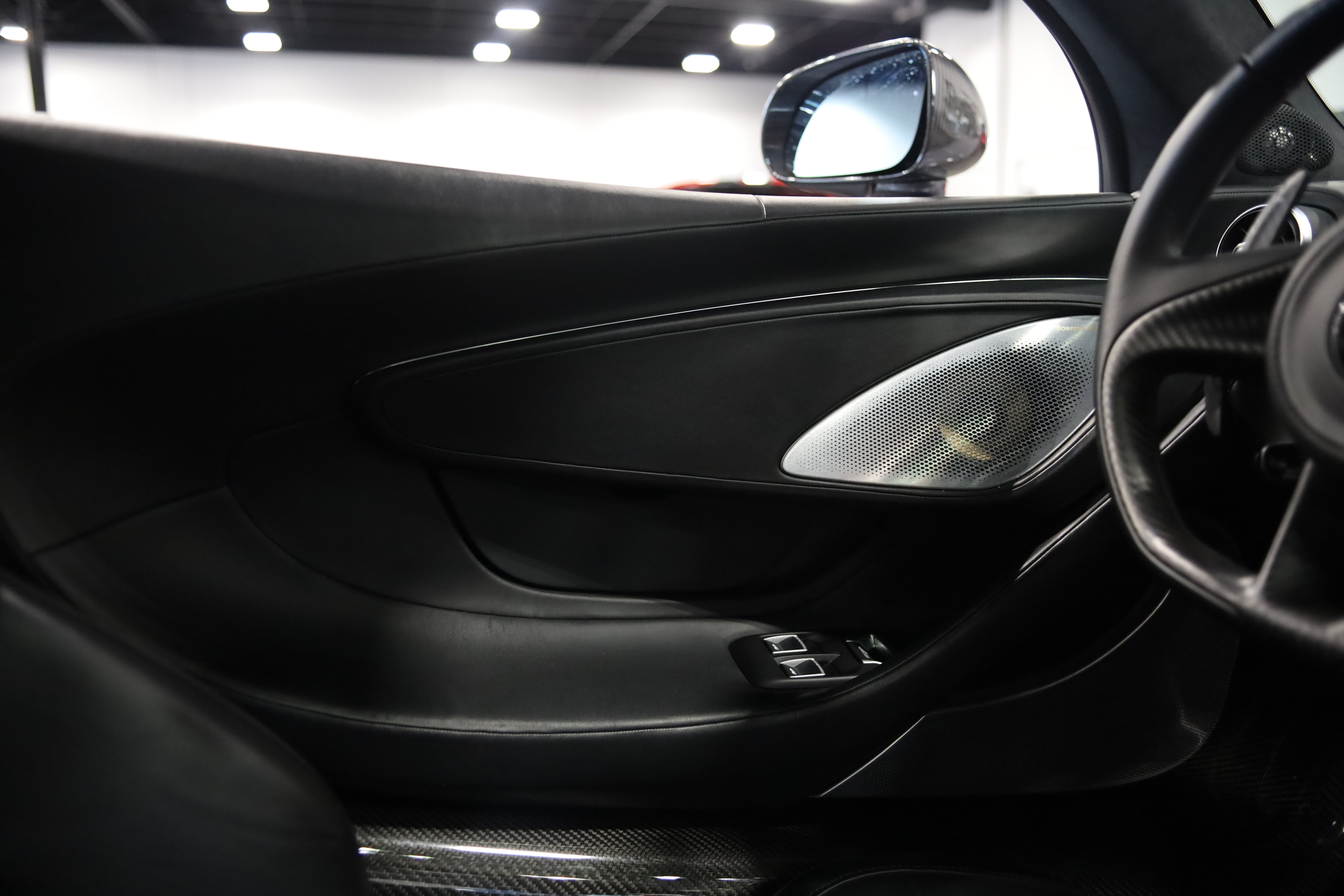 Used 2023 McLaren GT RWD image 15