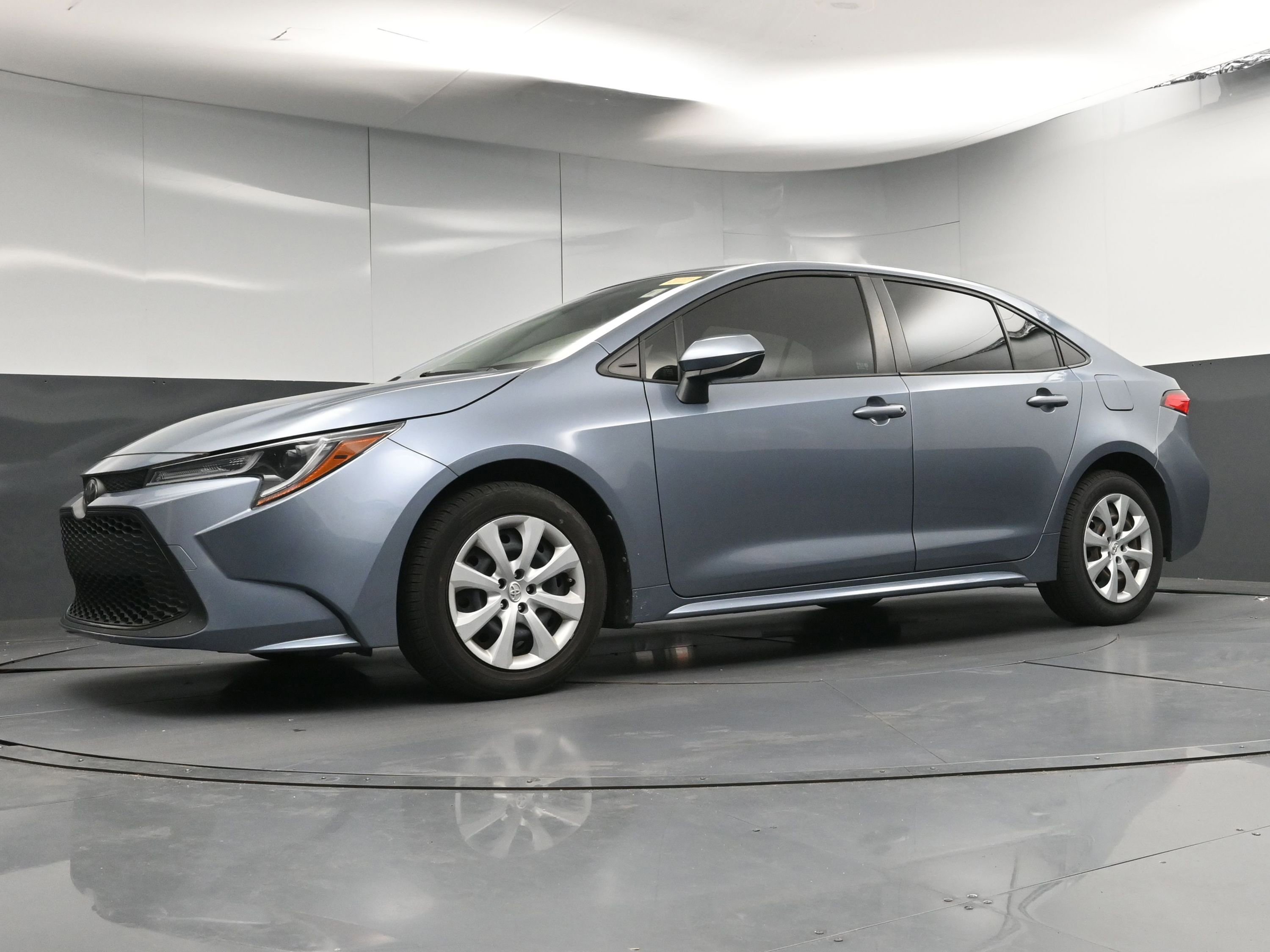 Used 2020 Toyota Corolla LE image 23
