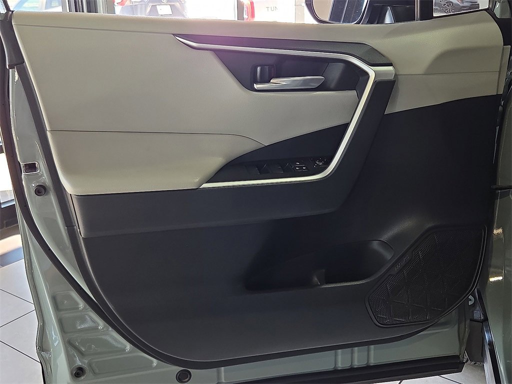 Certified 2020 Toyota RAV4 XLE image 17