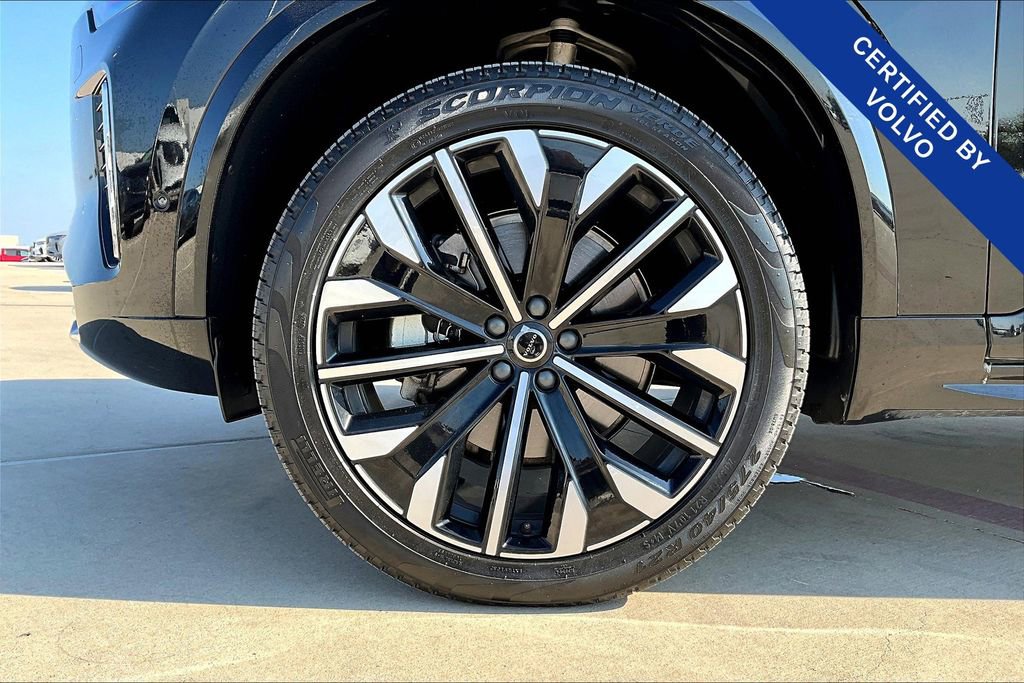 Certified 2025 Volvo XC90 B6 Plus image 11