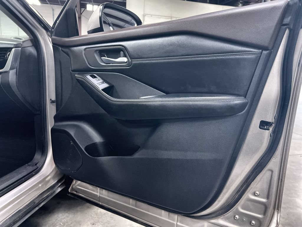 Used 2023 Nissan Rogue SL w/ SL Premium Package FWD image 30