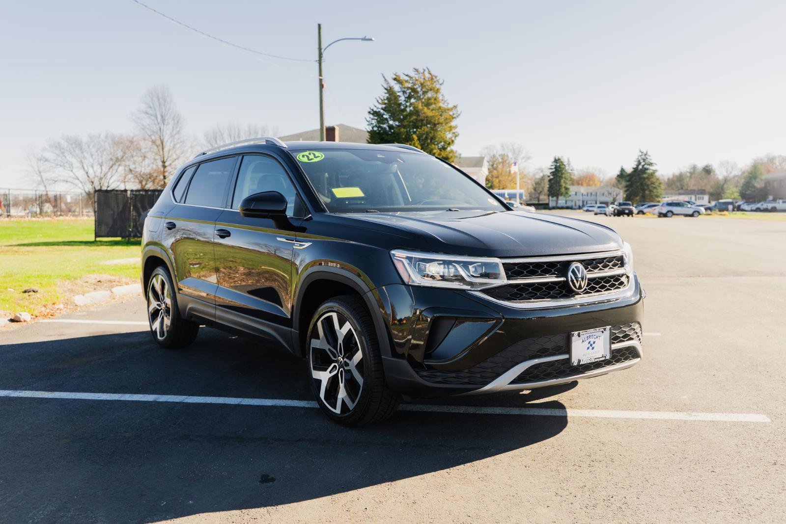 Used 2022 Volkswagen Taos SEL w/ Panoramic Sunroof Package image 8