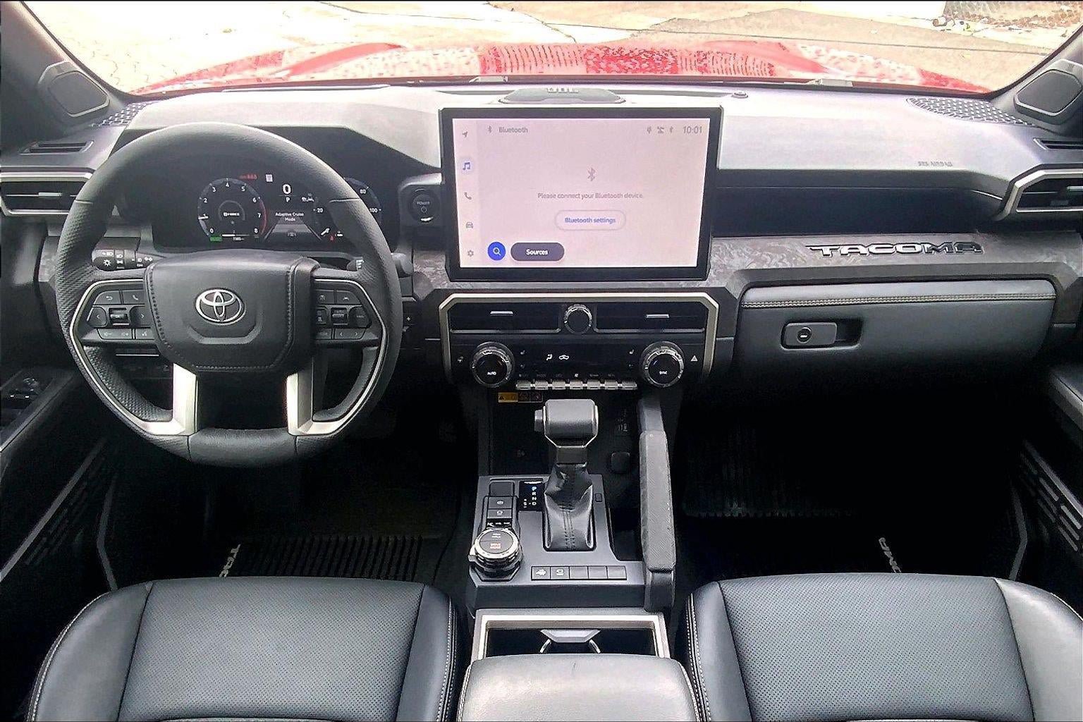 Used 2025 Toyota Tacoma Limited AWD/4WD image 16