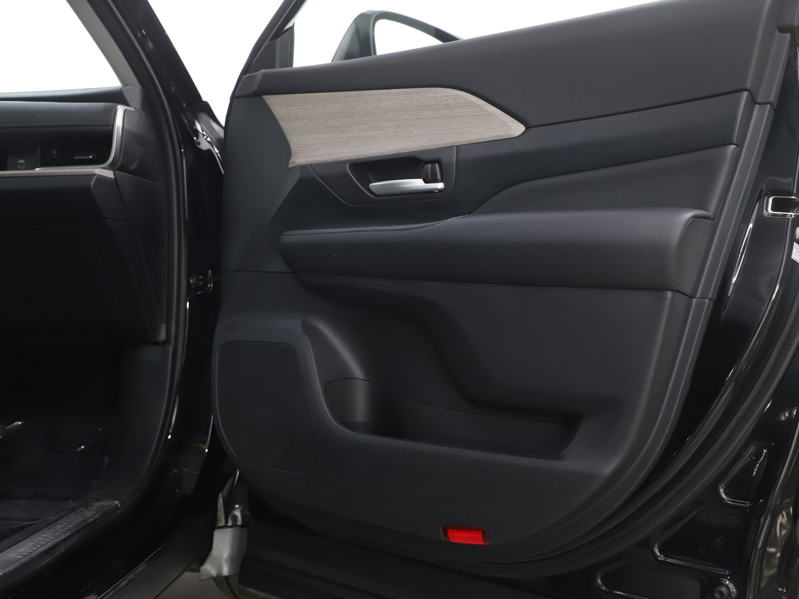 Used 2024 Toyota Grand Highlander Limited image 9