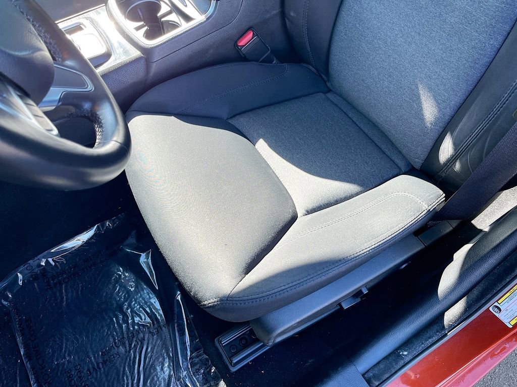 Certified 2020 Chrysler 300 Touring w/ Sport Appearance Package image 18