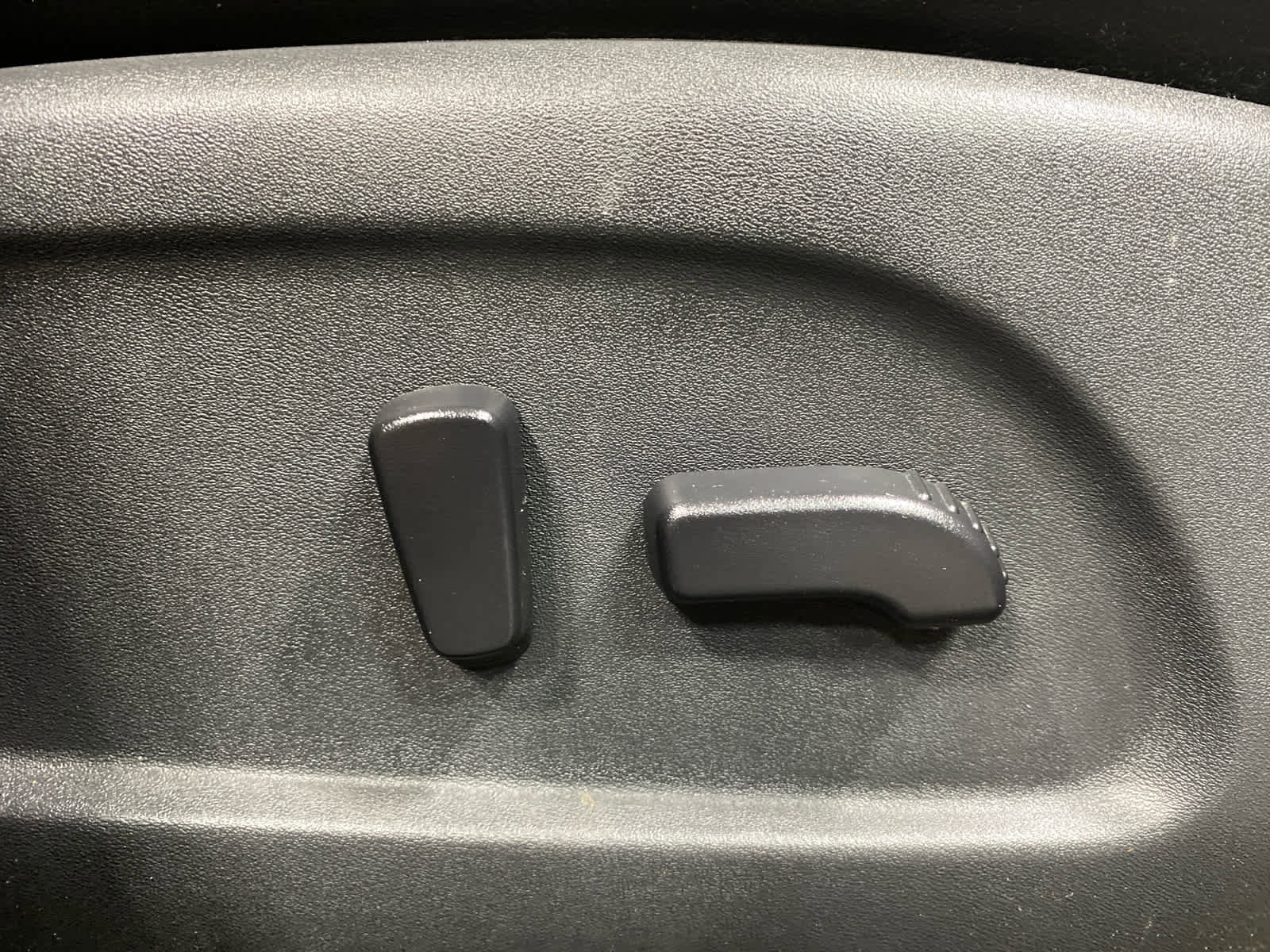 Used 2018 Nissan Pathfinder SL w/ Midnight Edition Package image 32