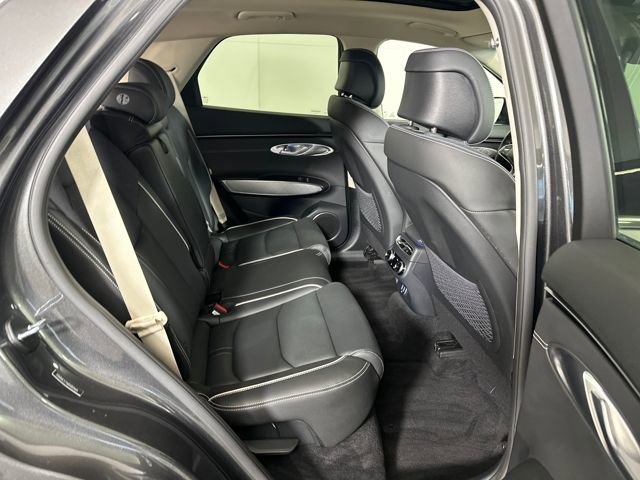 Used 2024 Genesis Electrified GV70 Advanced image 27