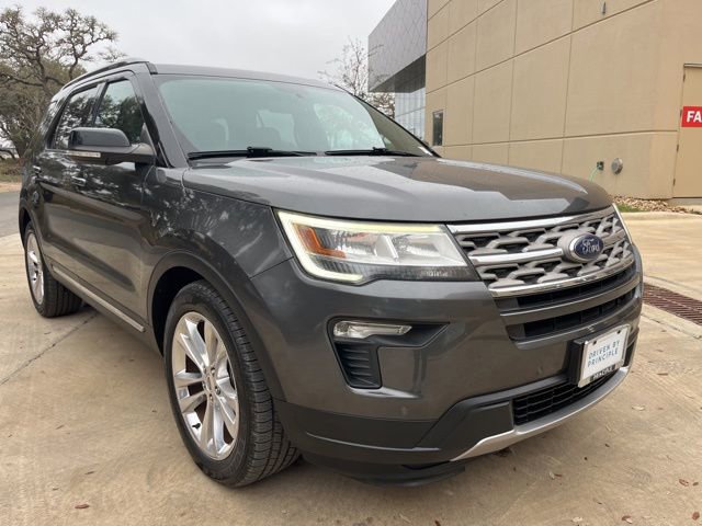 Used 2018 Ford Explorer XLT w/ Equipment Group 202A image 6