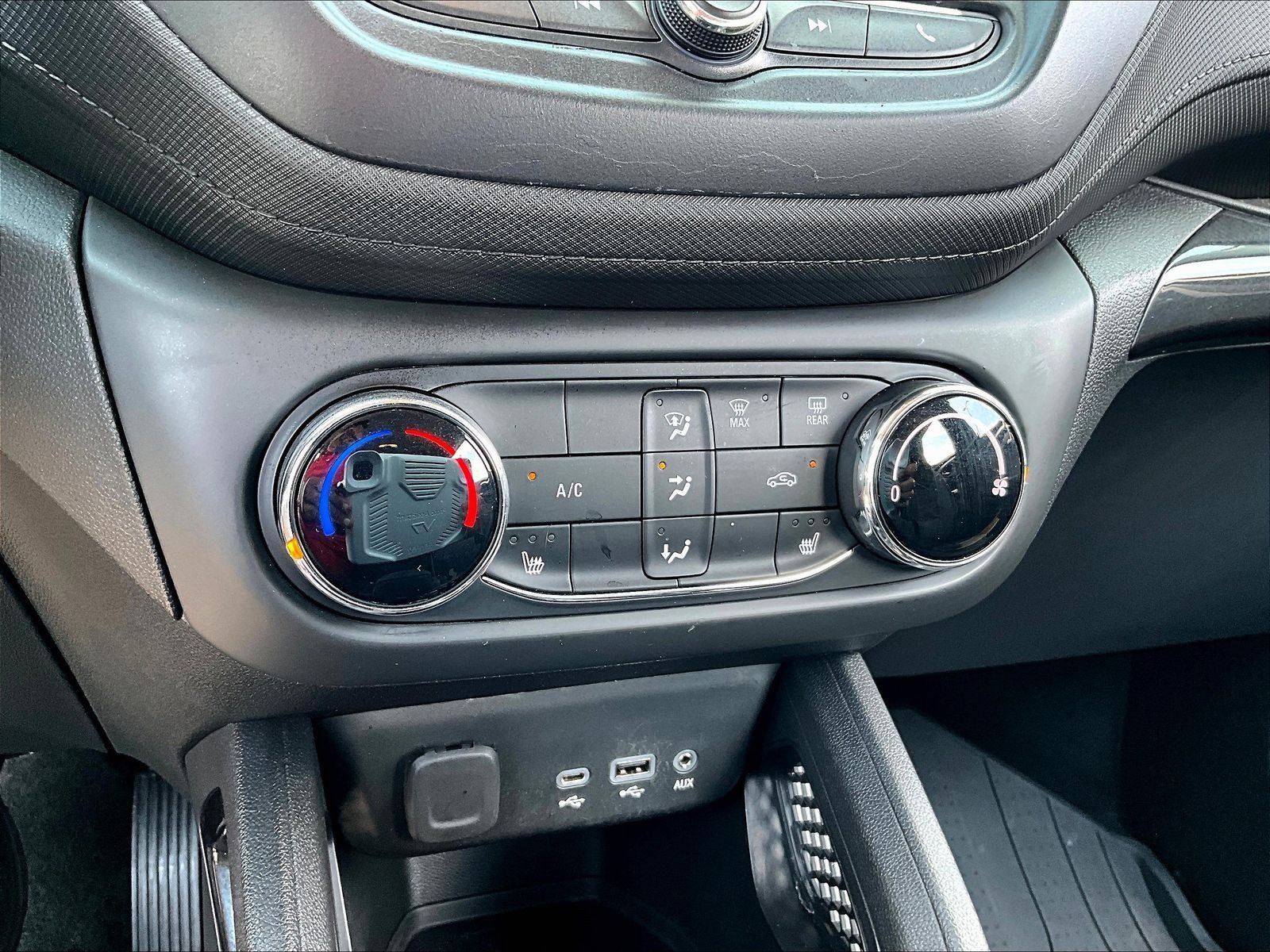 Used 2023 Chevrolet TrailBlazer LT FWD image 14