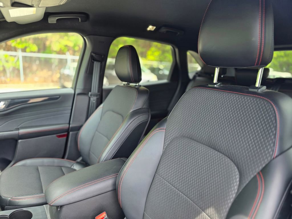 Used 2023 Ford Escape ST-Line Elite AWD/4WD image 10