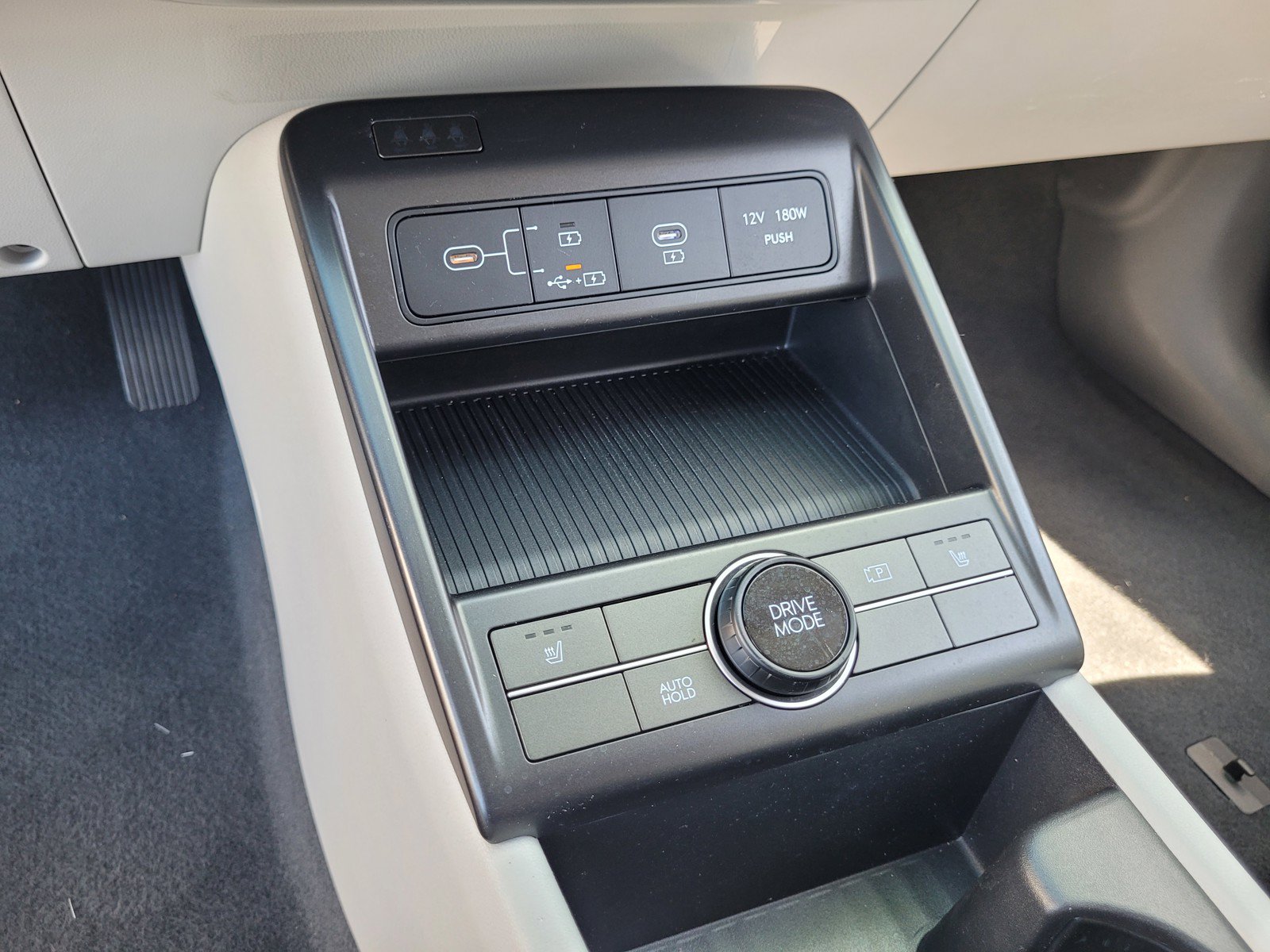 Used 2024 Hyundai Kona SEL FWD image 19