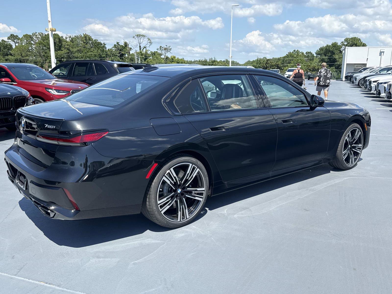 New 2026 BMW 760i xDrive w/ Luxury Rear Seating Package AWD/4WD image 3