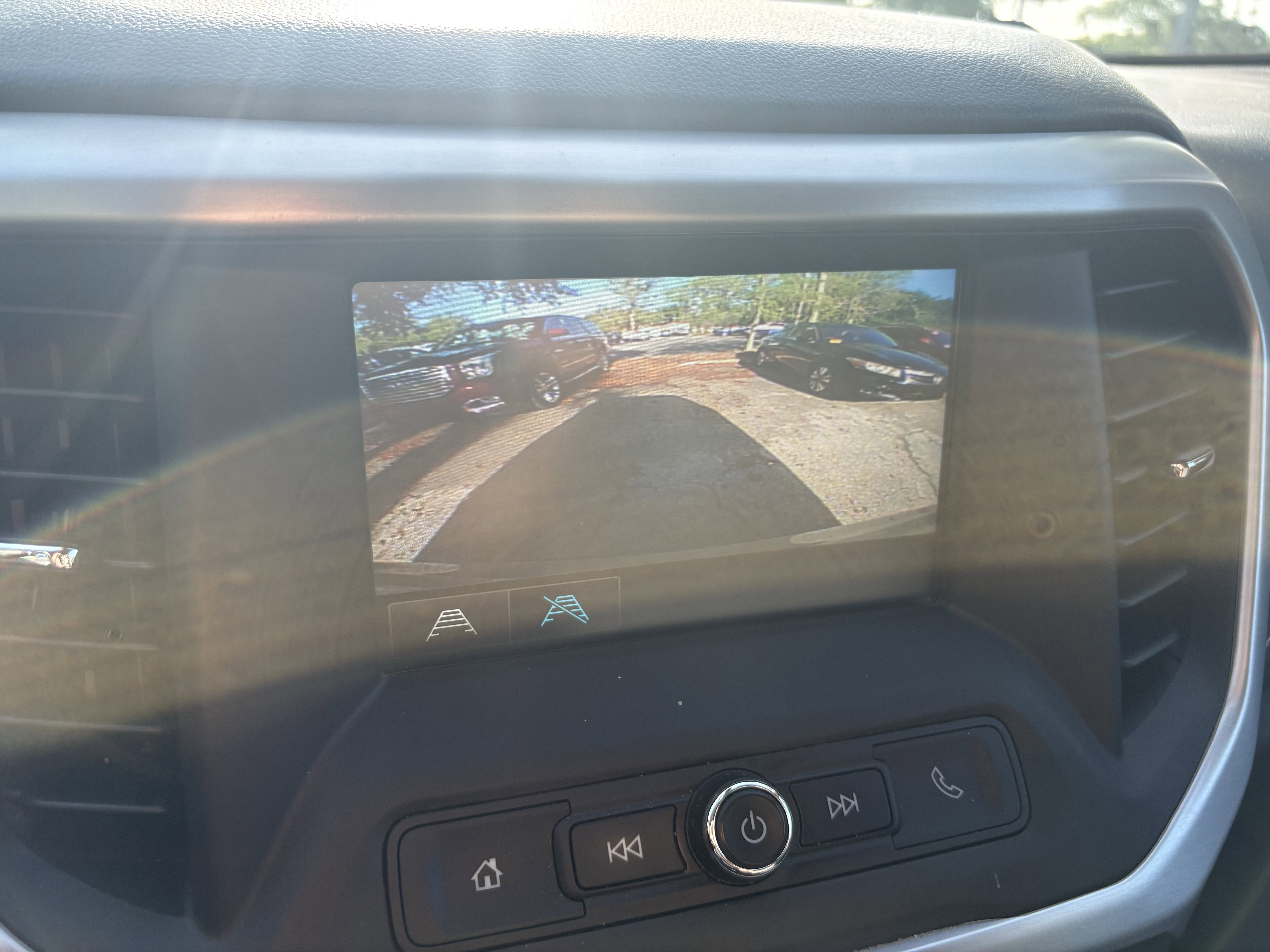 Used 2018 GMC Acadia SLE w/ Driver Alert Package I image 11