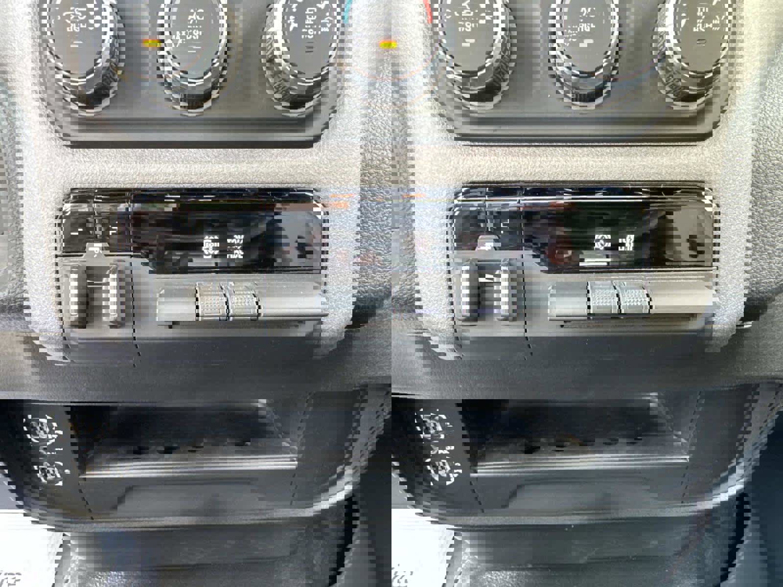 Used 2024 RAM 3500 Tradesman w/ Chrome Appearance Group image 38