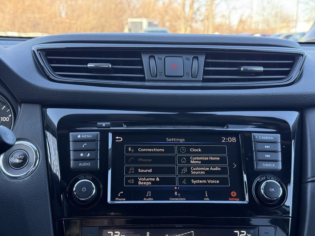 Used 2019 Nissan Rogue SV image 16