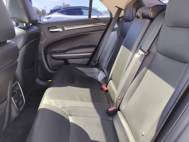 Used 2019 Chrysler 300 Limited w/ Safetytec Plus Group RWD image 14