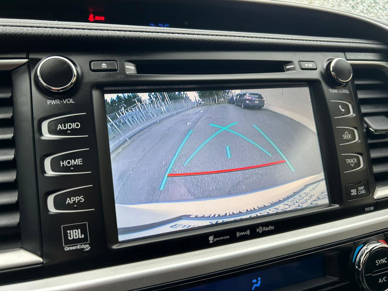 Used 2017 Toyota Highlander Limited w/ Carpet Mat Package image 23