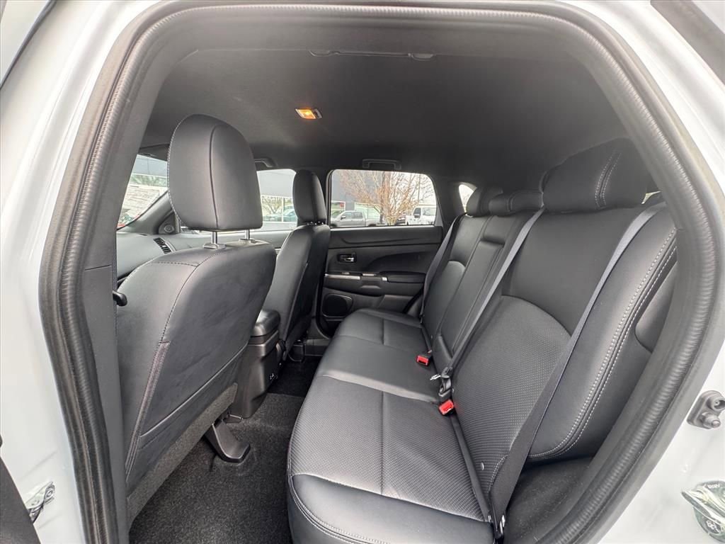 Used 2025 Mitsubishi Outlander Sport SEL image 11
